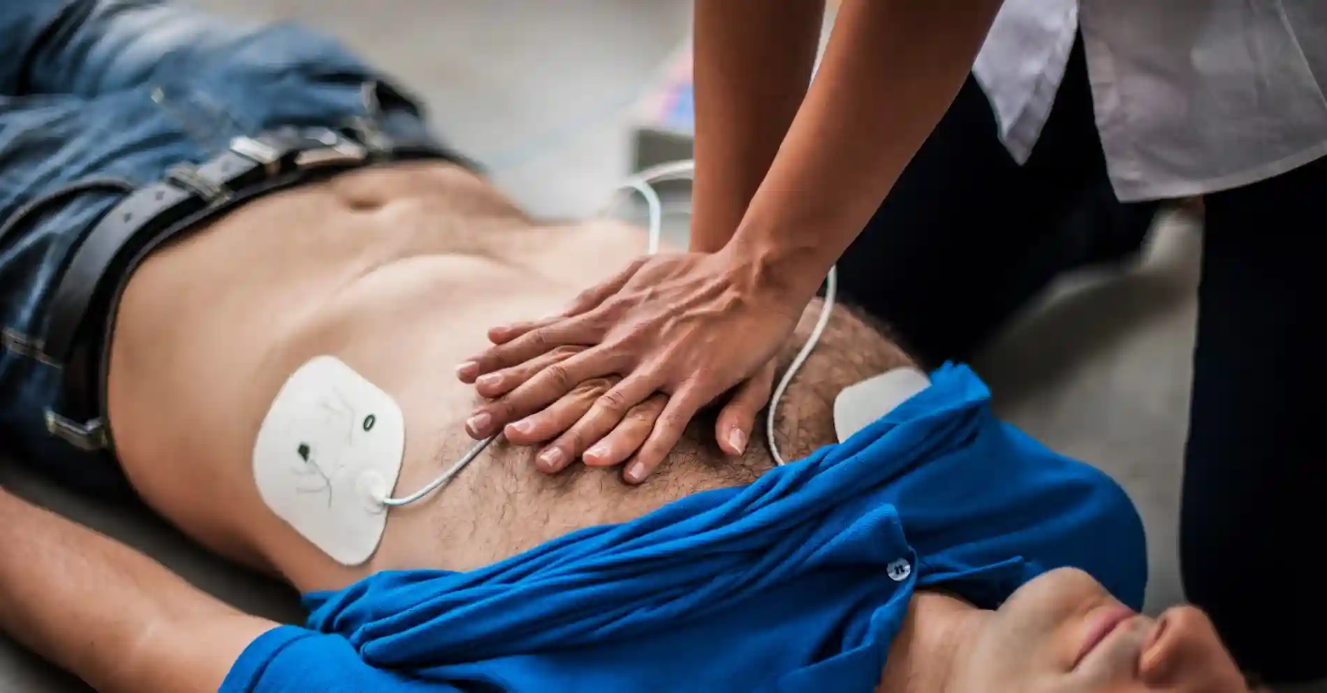 Comment utiliser un défibrillateur ?